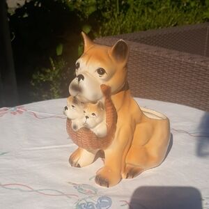 VINTAGE🐕Tan/Cream🐶🐶Dog&puppies Figurine Vase. Note:chip on one ear.